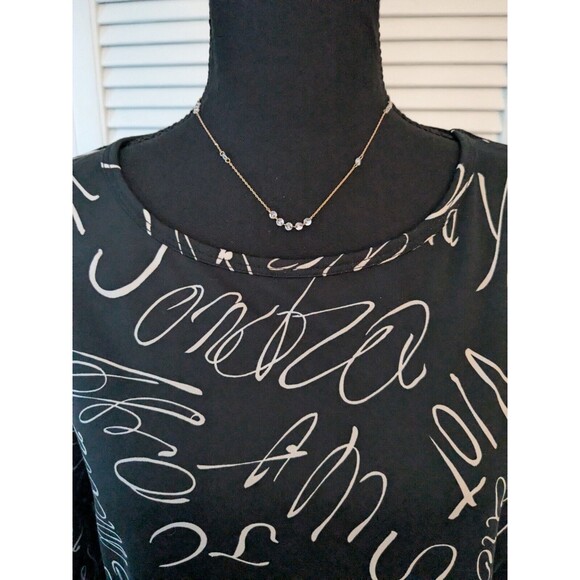 Josephine Chaus Studio Top Womens M Blouse Black White Script Graffiti Pullover - Picture 2 of 12